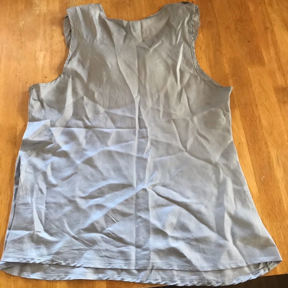 blouse - Picture 3 of 3